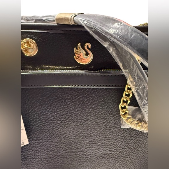 New-Gloria Vanderbilt Black Pebbled Shoulder Tote with Gold Chain Straps - Picture 6 of 6